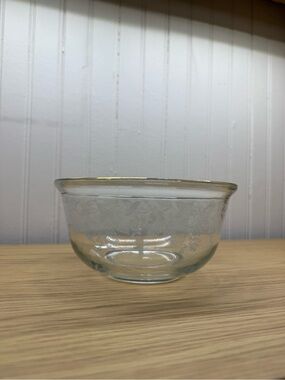 Source Unknown Clear Glass Serving Bowl with Gold Trim